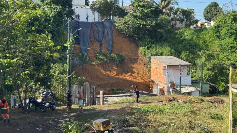 Moradora da Redenção que teve casa atingida por barranco pede ajuda