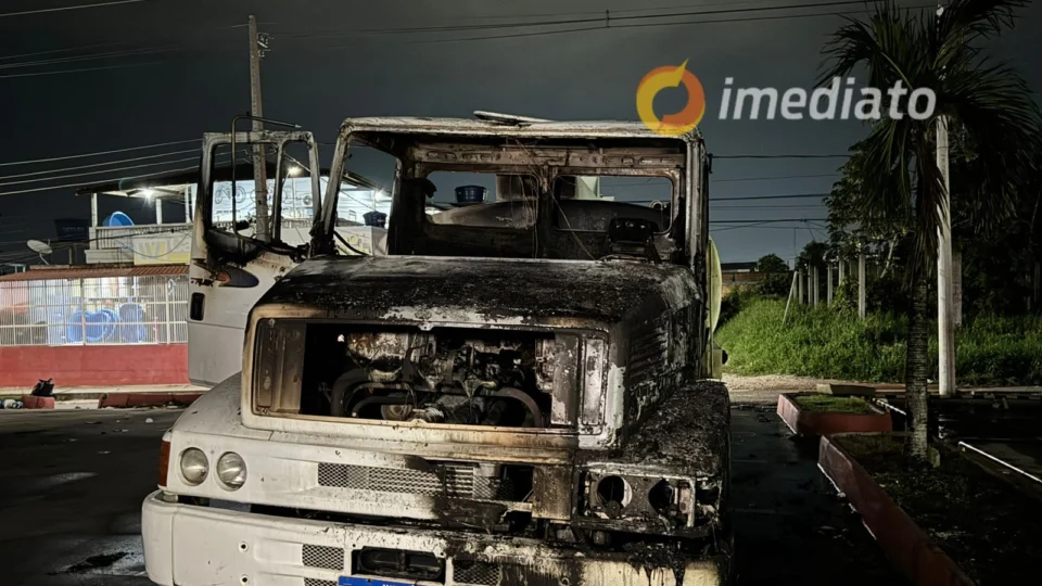 Caminhão explode e motorista fica gravemente ferido na AM-010