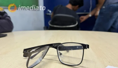 Homem é detido após tentar agredir policiais e tomar arma durante abordagem no bairro Redenção