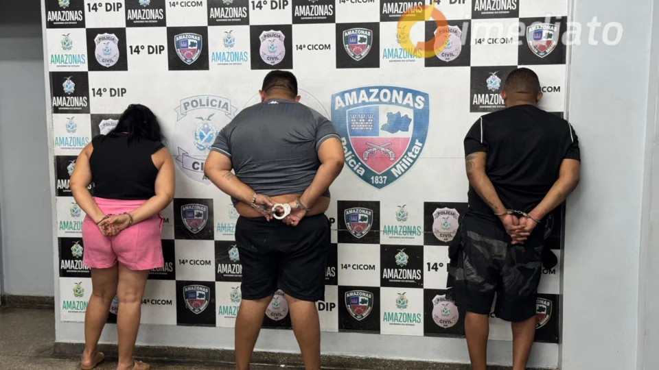 Dois homens e uma mulher são presos com armas de fogo e drogas no Puraquequara