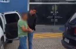 Idoso de 64 anos é preso por abusar sexualmente da enteada e dos próprios filhos com idade entre 1 e 14 anos