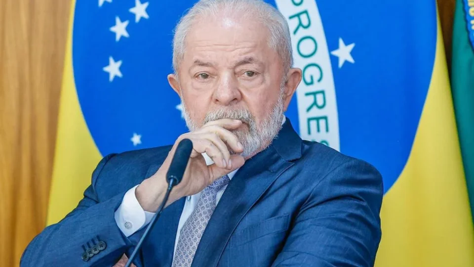 Oposição pede impeachment de Lula após TCU bloquear verba