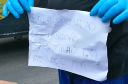 Corpo esquartejado é encontrado em via pública e com um bilhete assinado por facção