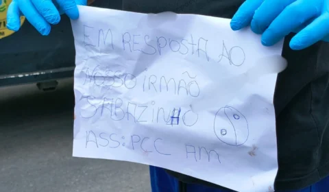 Corpo esquartejado é encontrado em via pública e com um bilhete assinado por facção
