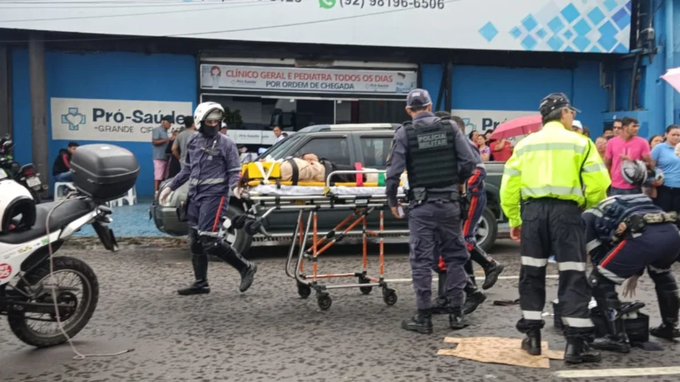 Mulher fica gravemente ferida ao ser atropelada na Grande Circular em Manaus