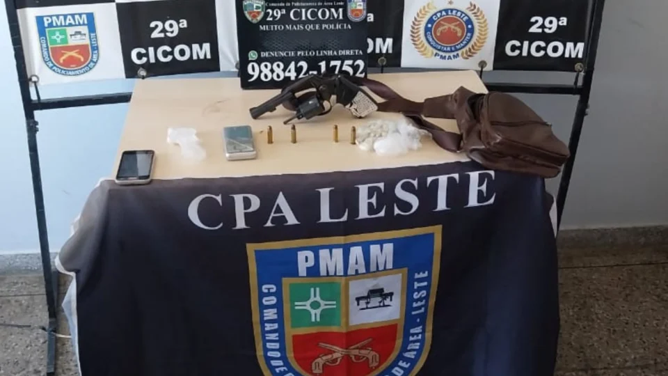 Polícia prende homem com arma e drogas no Jardim Mauá