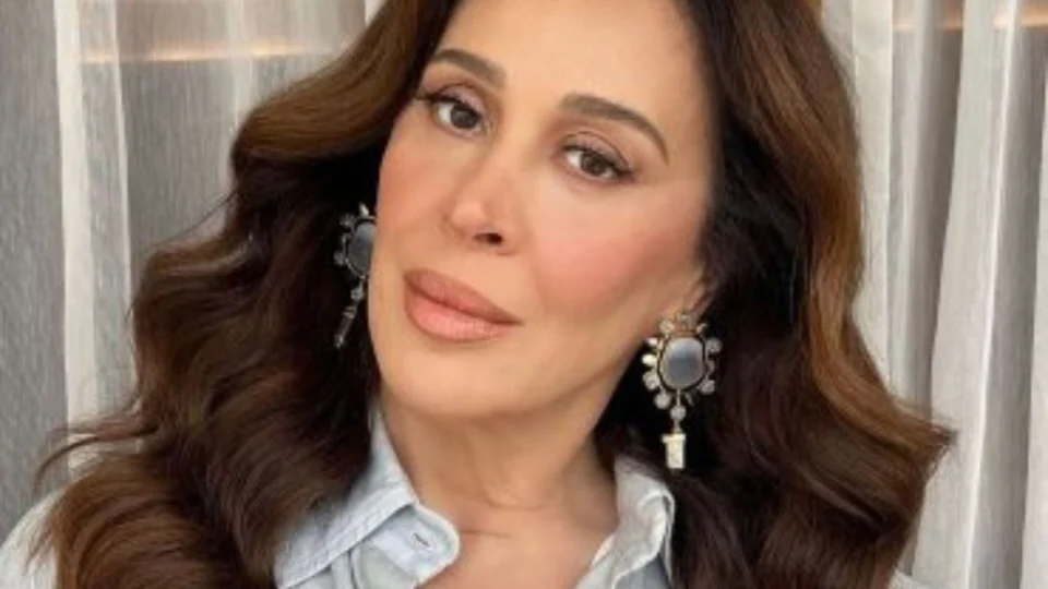 Deputado aciona polícia contra Claudia Raia após revelação de presente polêmico para filha