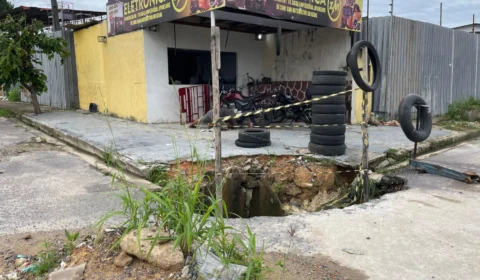 Buraco em Avenida no Conjunto Águas Claras preocupa os moradores