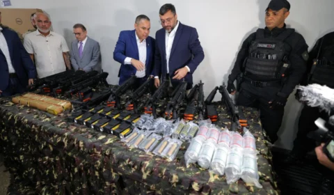 Governador Wilson Lima reforça segurança pública com entrega de armamentos, munições e equipamentos