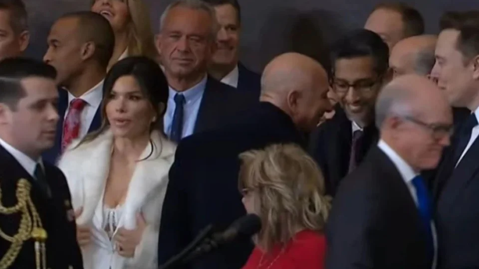 Posse de Trump reúne CEOs de Amazon, Meta, X, Google e outros