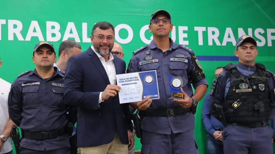 Wilson Lima reforça segurança pública com entrega de armamentos, munições e equipamentos