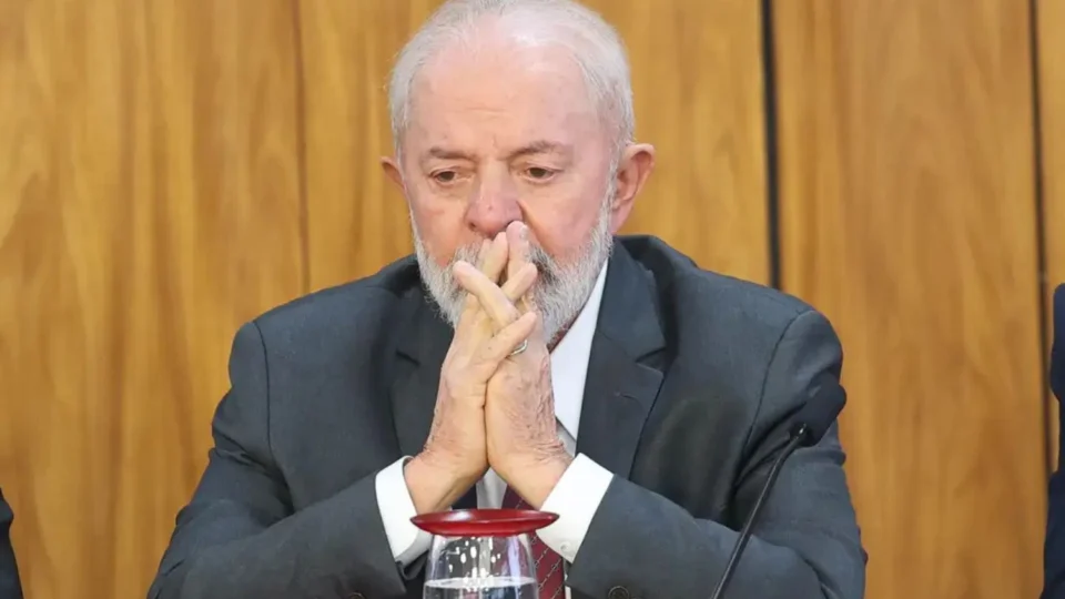Governo Lula é reprovado por 50% dos brasileiros, aponta pesquisa