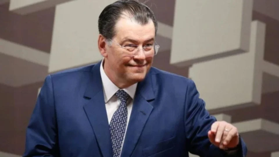 Eduardo Braga dá aval à volta do extintor obrigatório em veículos: a quem interessa?