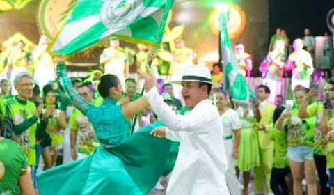 Aparecida recebe intérprete e rainha de bateria do Paraíso do Tuiuti na ‘Feijoada Soberana’, em fevereiro