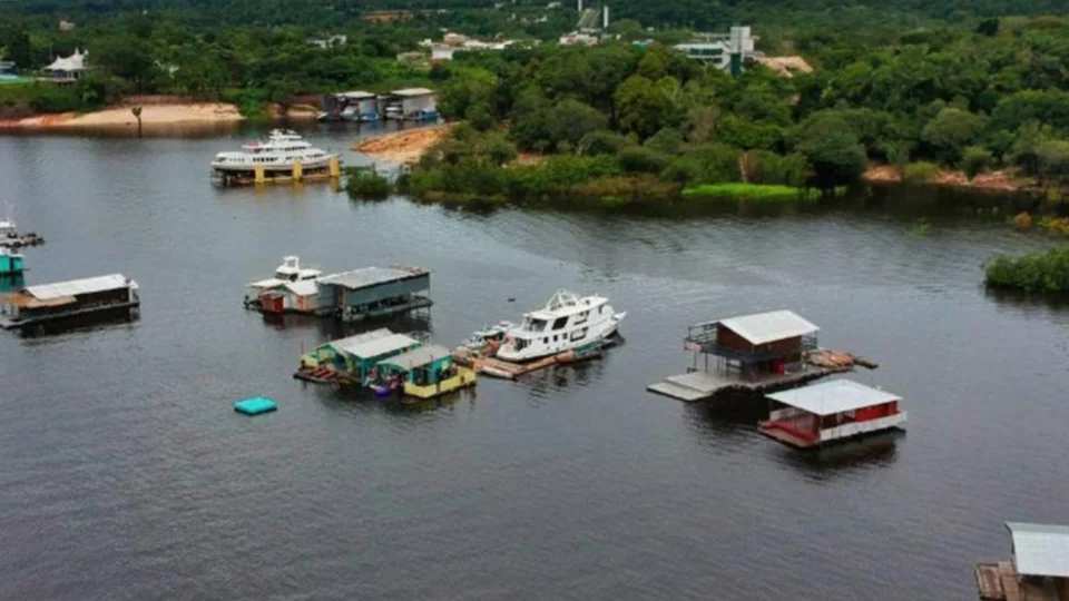 Juiz cobra posição do MPAM antes de decidir sobre retirada de flutuantes no Tarumã-Açu