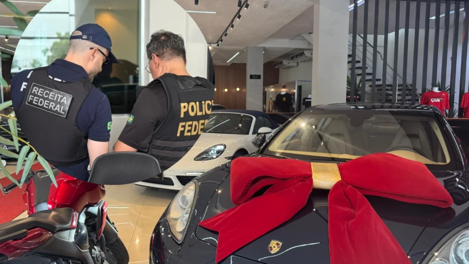 Grupo fraudou financiamentos para adquirir mais de 40 veículos de luxo em Manaus, diz PF