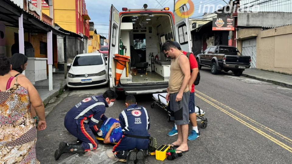 Motociclista fica ferido em colisão com carro no bairro Japiim