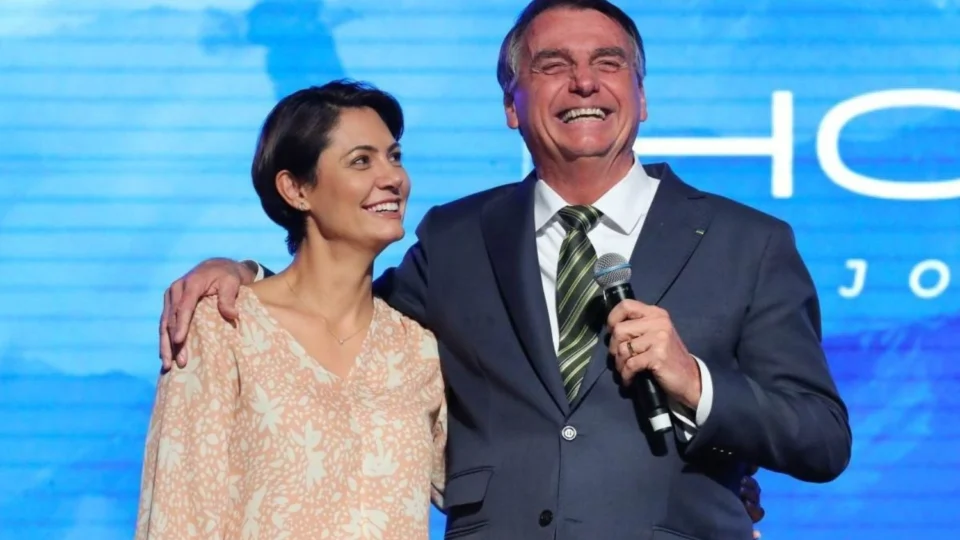 Michelle vai representar Bolsonaro na posse de Trump