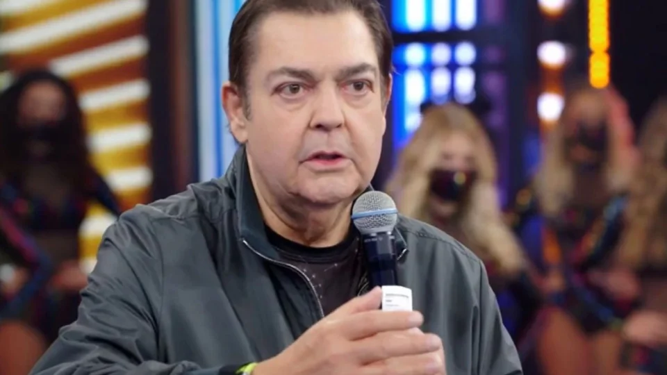 Faustão recebe alta após dois dias internado no Hospital Albert Einstein, em São Paulo