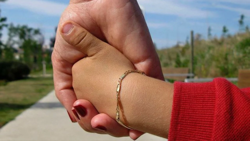 DPE-AM conquista redução de jornada para policial militar mãe de criança com deficiência e reforça apoio à categoria