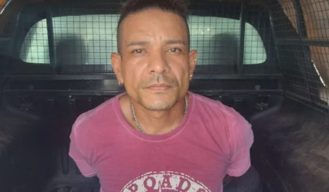 Homem é preso e adolescente apreendido após esfaquear e roubar vítima no bairro Japiim