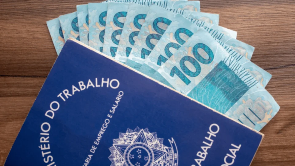 A partir deste sábado (11), o Seguro-Desemprego tem reajuste e valor máximo chega a R$ 2.424,11