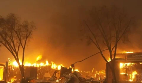Incêndios na Califórnia forçam 140 mil pessoas a saírem de casa