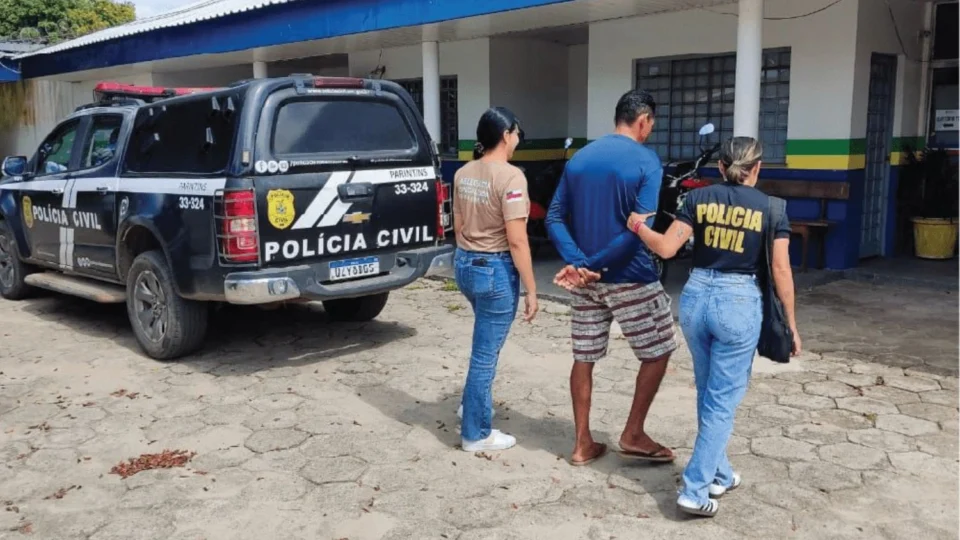 Homem é preso por descumprir medida protetiva e perseguir ex-companheira em Parintins