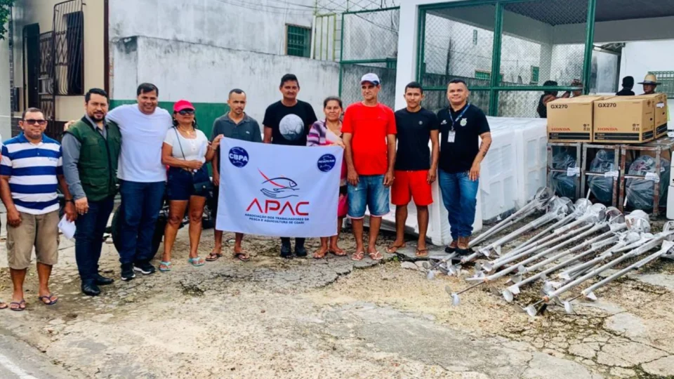 Pescadores de Coari recebem do Governo do Amazonas R$ 600 mil em crédito rural