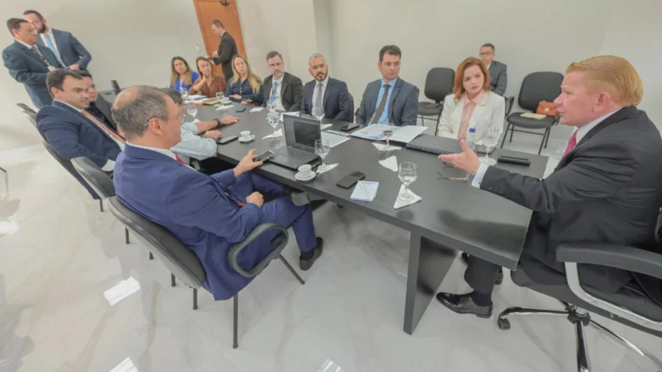 Governo do Amazonas e TJAM intensificam esforços para regularizar terras e beneficiar famílias