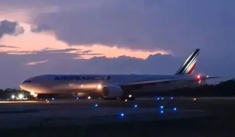 Avião é forçado a fazer pouso em Fortaleza após passageiro entupir o banheiro