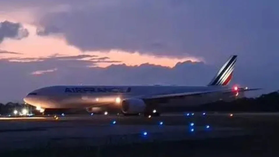 Avião é forçado a fazer pouso em Fortaleza após passageiro entupir o banheiro