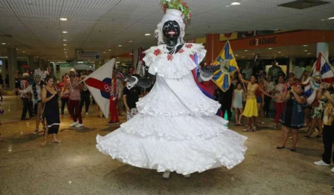 ‘Kámelia’ abre oficialmente o Carnaval de Manaus neste sábado (4)