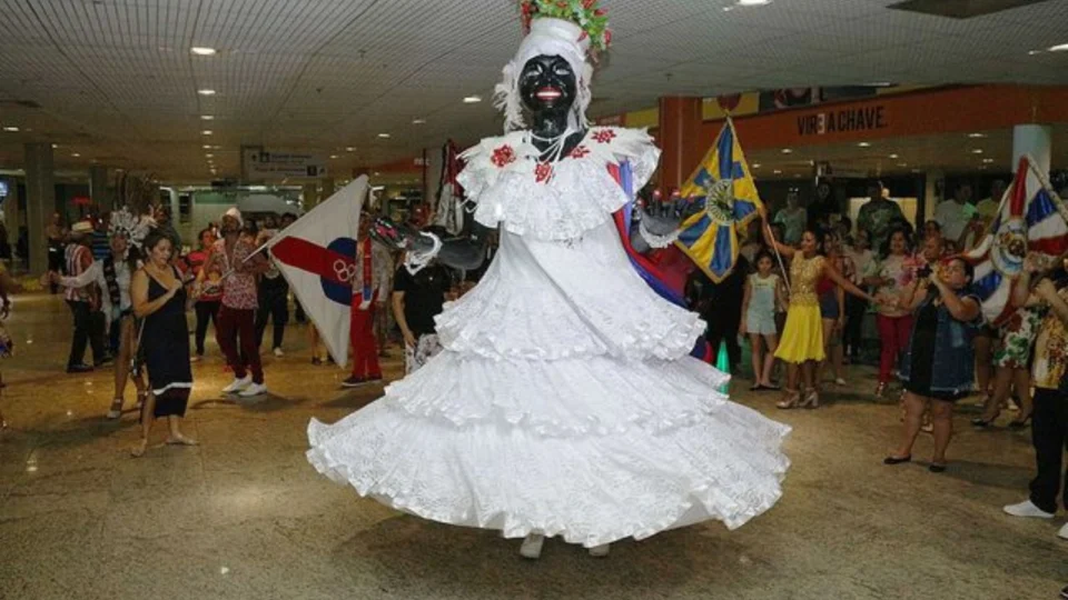 ‘Kámelia’ abre oficialmente o Carnaval de Manaus neste sábado (4)