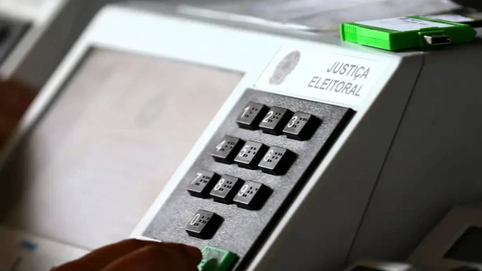 Eleitores que não votaram no 2º turno têm até esta terça-feira para justificar