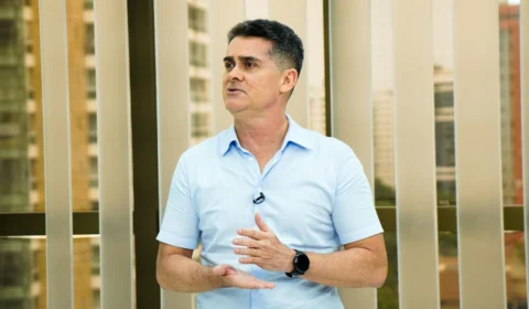 Nos primeiros dias de nova gestão, David Almeida implanta cobrança dos corujinhas e anuncia aumento na tarifa de ônibus