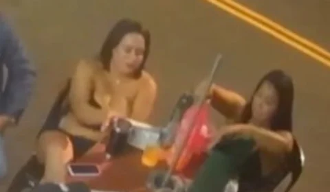 VEJA VÍDEO: mulher fica ferida após ser arrastada por motociclista em alta velocidade