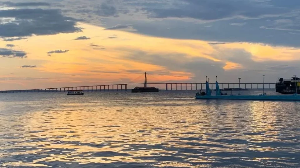 Chuvas fazem Rio Negro subir 50 cm acima do nível de 2024