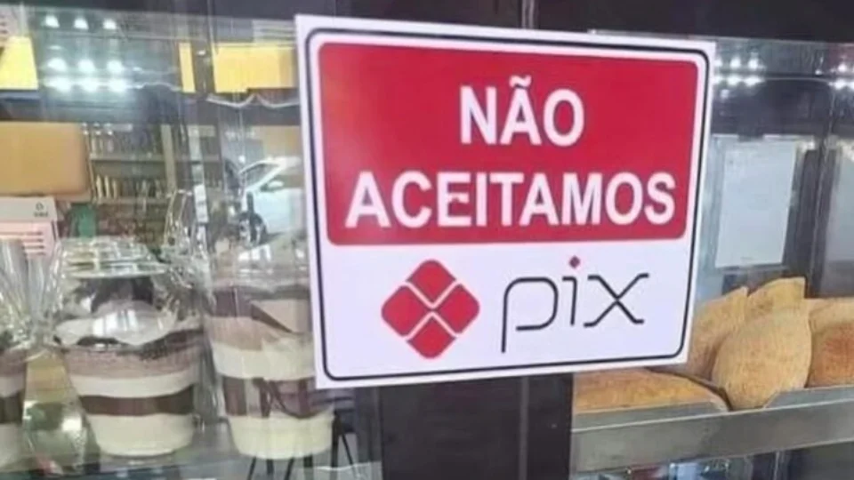 Estabelecimentos passam a não aceitar PIX após regra do Lula de fiscalizar movimentações financeiras