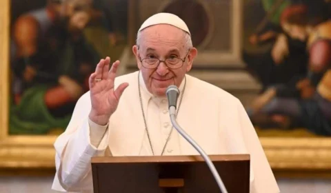 Papa Francisco critica aborto, guerras e pede redução de dívidas de países pobres em missa do Dia Mundial da Paz
