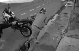 VEJA VÍDEO: vigilante é assassinado a tiros enquanto estava saindo de casa