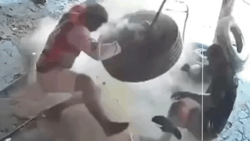 VEJA VÍDEO: mecânicos sofrem susto em borracharia após pneu explodir
