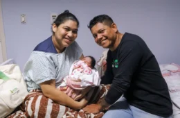 Primeiro bebê a nascer em 2025 na rede pública do Amazonas é uma menina