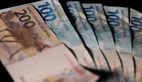 Salário mínimo passa para R$ 1.518 a partir desta quarta-feira (1º)