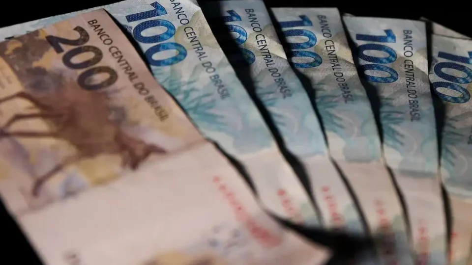 Salário mínimo passa para R$ 1.518 a partir desta quarta-feira (1º)