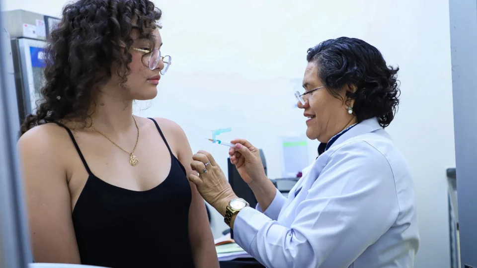 População tem até dia 31 de janeiro para se vacinar contra a gripe em Manaus