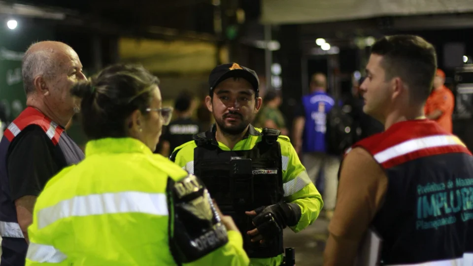 CIF fiscaliza blocos de carnaval em Manaus e interdita evento irregular na zona norte