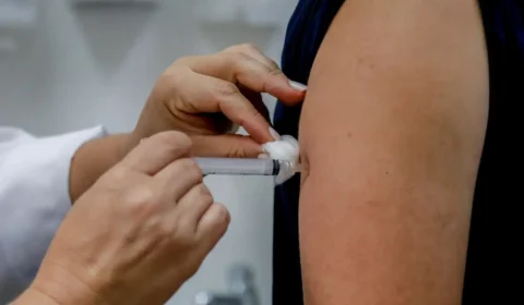 Casos respiratórios graves seguem em alta após volta às aulas