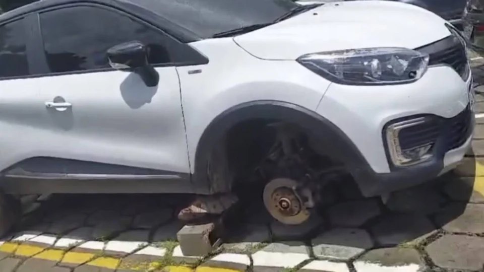 VEJA: Furto de rodas em estacionamento de hospital viraliza e gera revolta