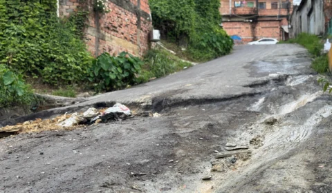 Moradores cobram asfalto em rua do Cidade de Deus: ‘Já são 3 meses e nada’, afirmam